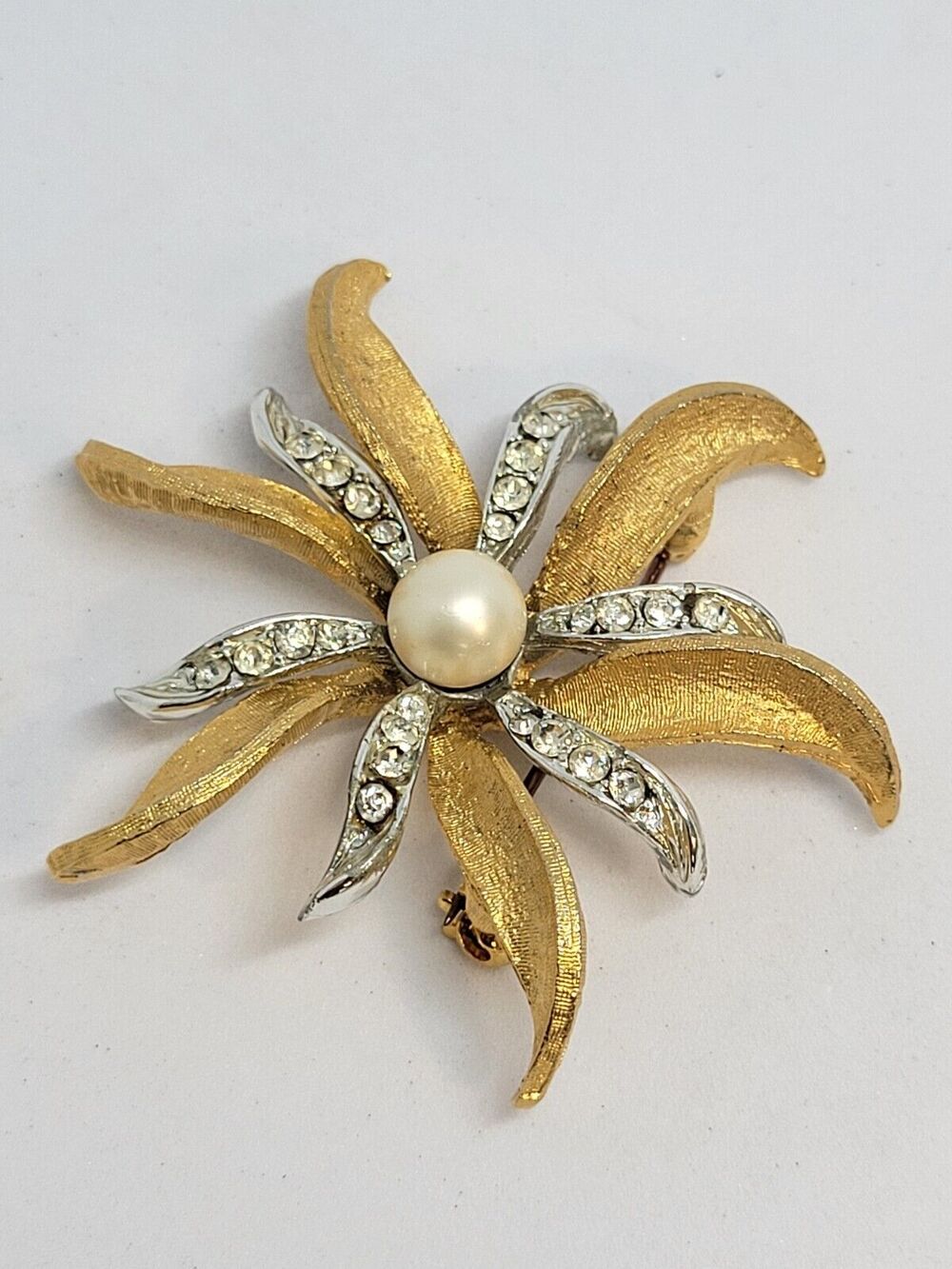 Vtg Judy Lee Signed Clear Rhinestone Faux Pearl Star Flower 2 Tone Brooch Pin